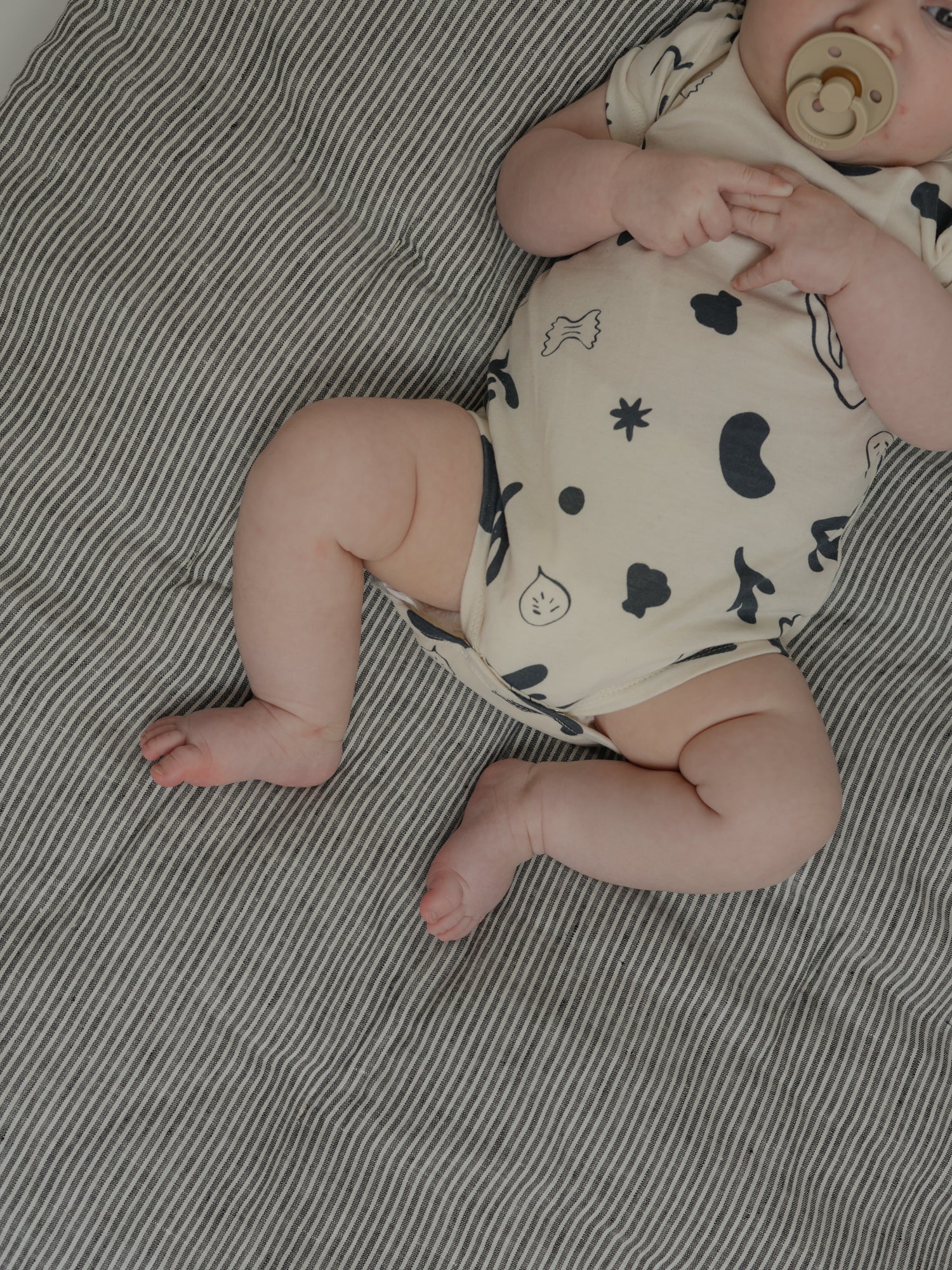 Capri Undyed Cotton Short Sleeve Bodysuit - Image 4
