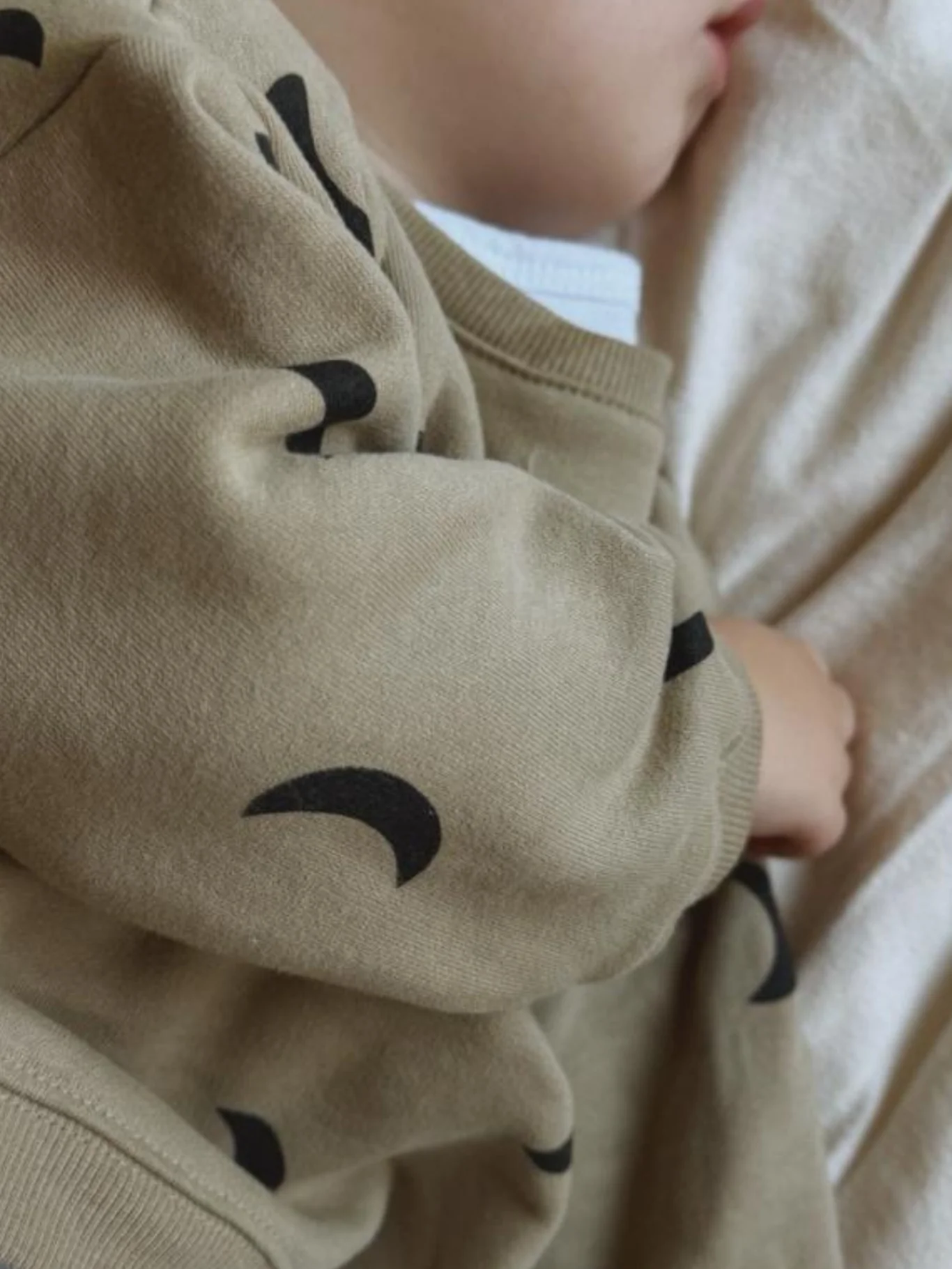 Dusky Midnight Sweatshirt - Image 5